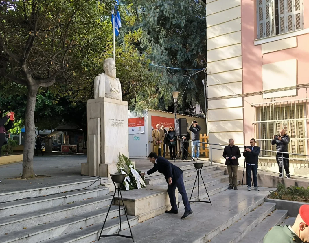 Με επιμνημόσυνη δέηση και κατάθεση στεφάνων τιμήθηκε η επέτειος της Εθνικής Αντίστασης