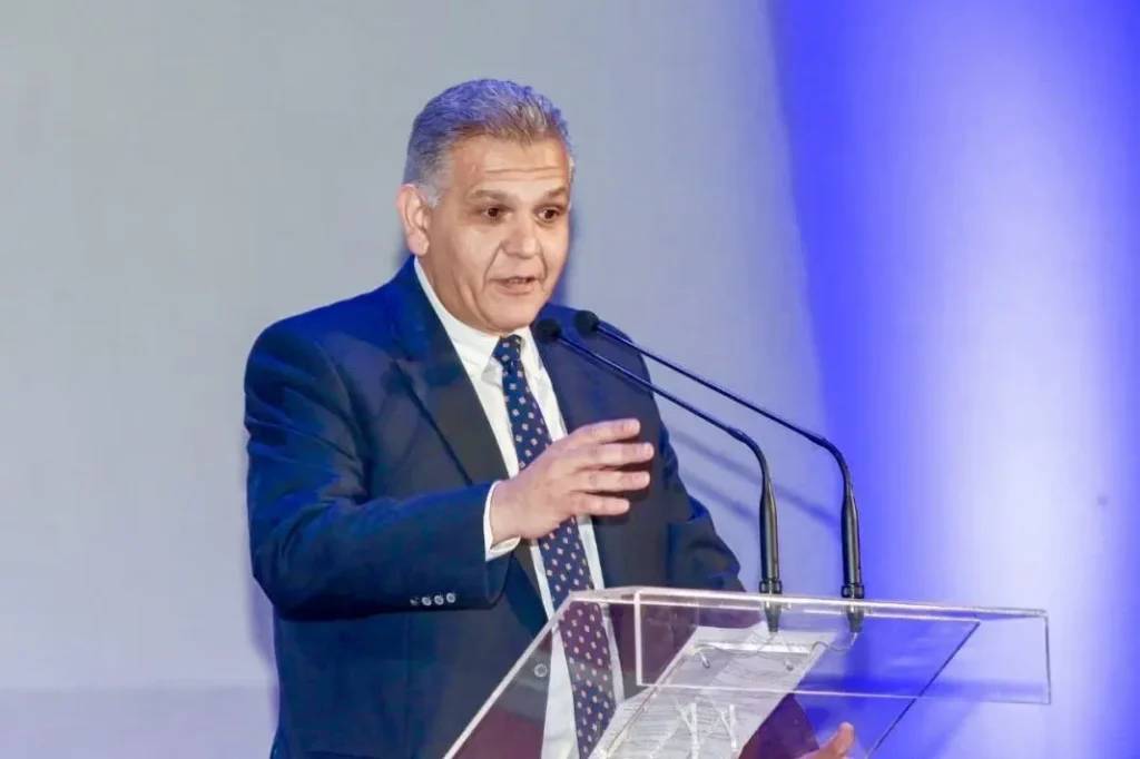 Ο Βαγγέλης Καρκανάκης, πρώτος μέχρι τώρα στις εκλογές του Επιμελητηρίου Ηρακλείου