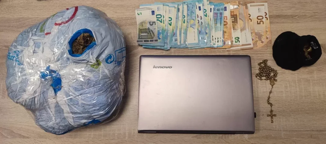 «Χειροπέδες» για κλοπές και ναρκωτικά