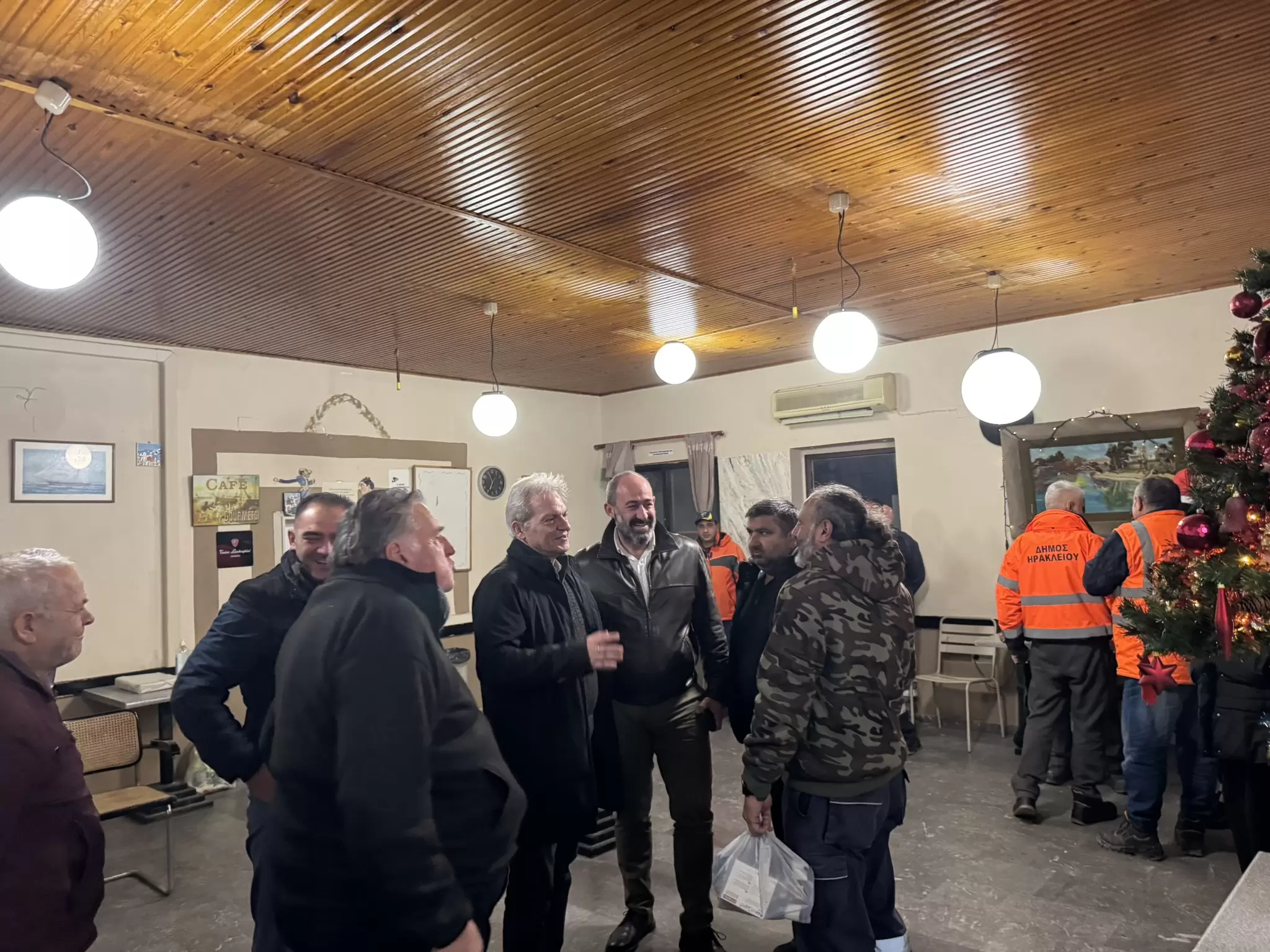 Οι ευχές του Αλέξη Καλοκαιρινού για το 2025 από την Υπηρεσία Καθαριότητας