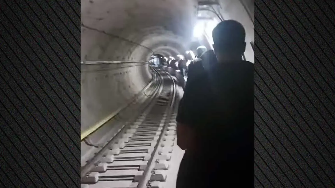 Μετρό Θεσσαλονίκης: Χάλασε συρμός – Επιβάτες περπάτησαν με τα πόδια στις σήραγγες