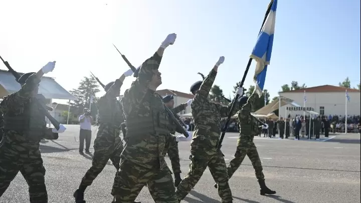 Ποιά στρατόπεδα κλείνουν ή συγχωνεύονται μέχρι το τέλος του έτους
