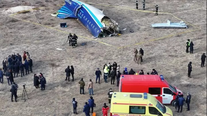 Στους 32 οι επιζώντες από τη συντριβή επιβατικού αεροπλάνου στο Καζακστάν
