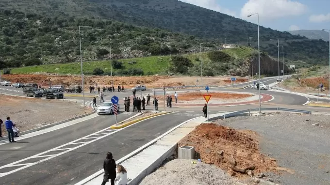 Κόμβος Μοχού: Αυξημένη προσοχή στους οδηγούς – Από σήμερα οι εργασίες σήμανσης για δύο χιλιόμετρα προς Άγιο Νικόλαο