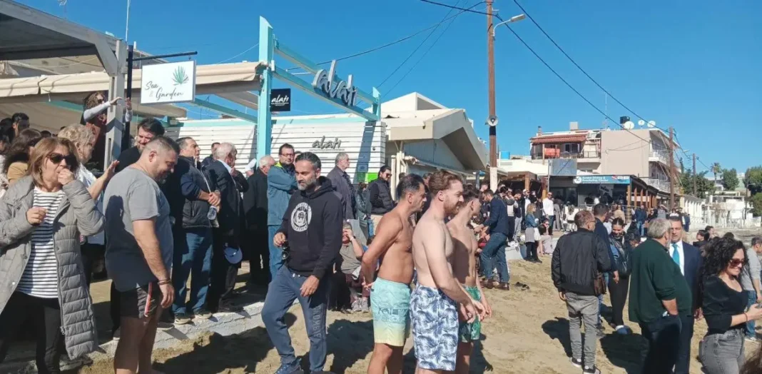 Αγία Πελαγία: Πλήθος κόσμου στην τελετή των Θεοφανίων