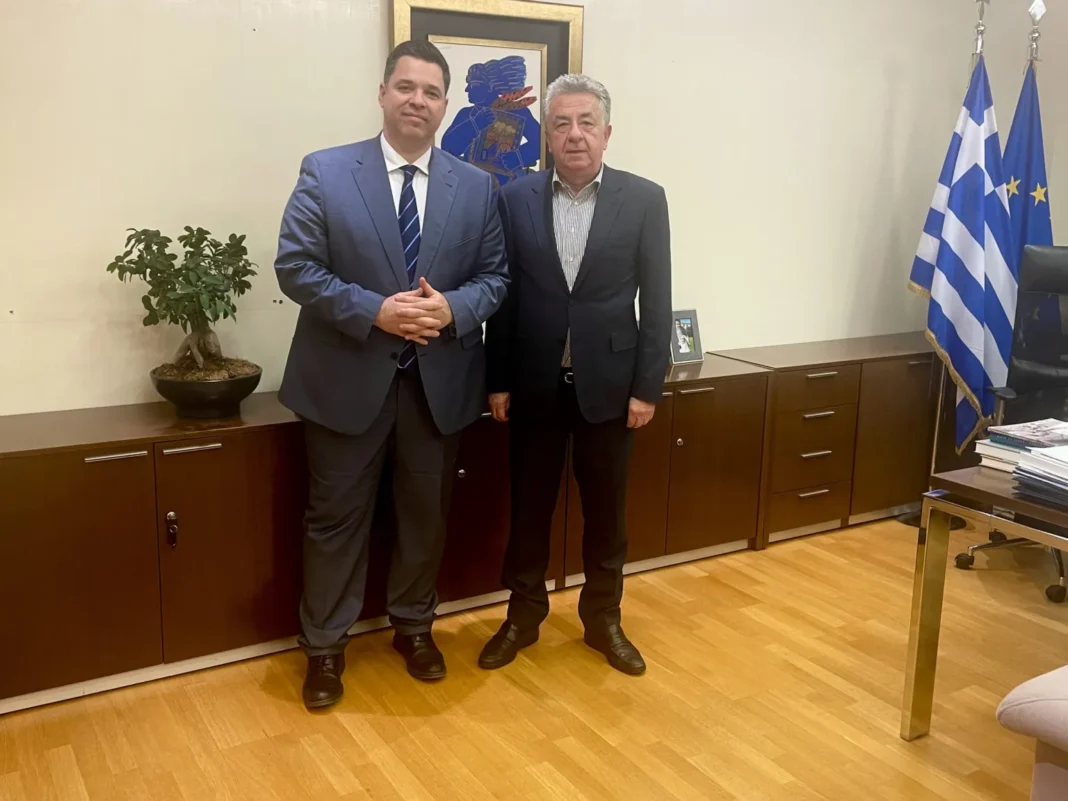 Συνάντηση περιφερειάρχη Κρήτης με τον υφυπουργό στον πρωθυπουργό