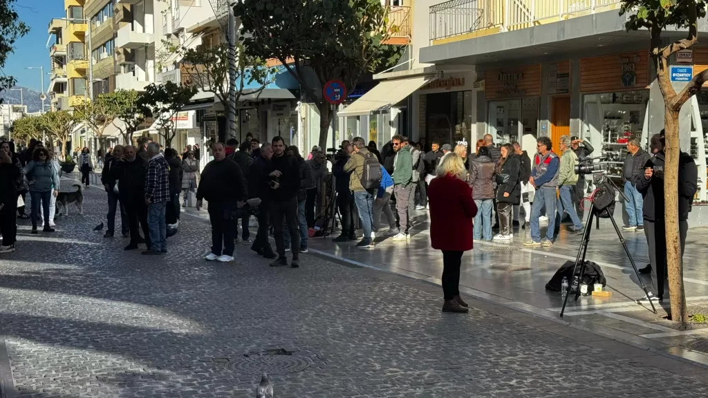 Μέσος μισθός: Στα 1.500 ευρώ το 2026 αντί για το 2027