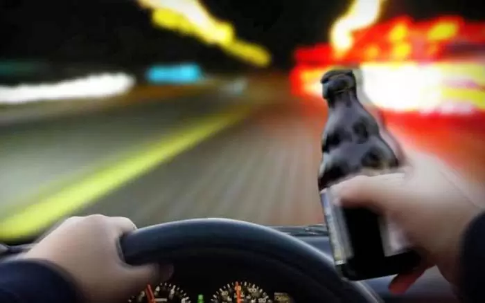 Πέρασαν χειροπέδες σε μεθυσμένο οδηγό στο Αμάρι – Ρεθύμνου