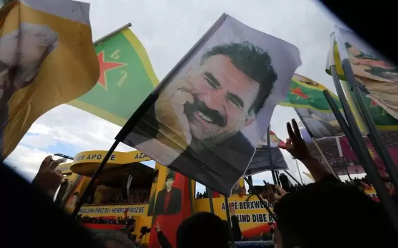 Ο Οτσαλάν καλεί το ΡΚΚ να καταθέσει τα όπλα και δηλώνει ότι αναλαμβάνει την «ιστορική ευθύνη για το κάλεσμα αυτό»
