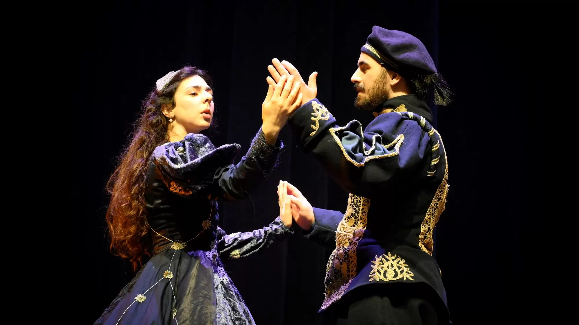 Στην Ανέμη με Χρυσή Κλωστή, στο Πολιτιστικό Συνεδριακό Κέντρο Ηρακλείου