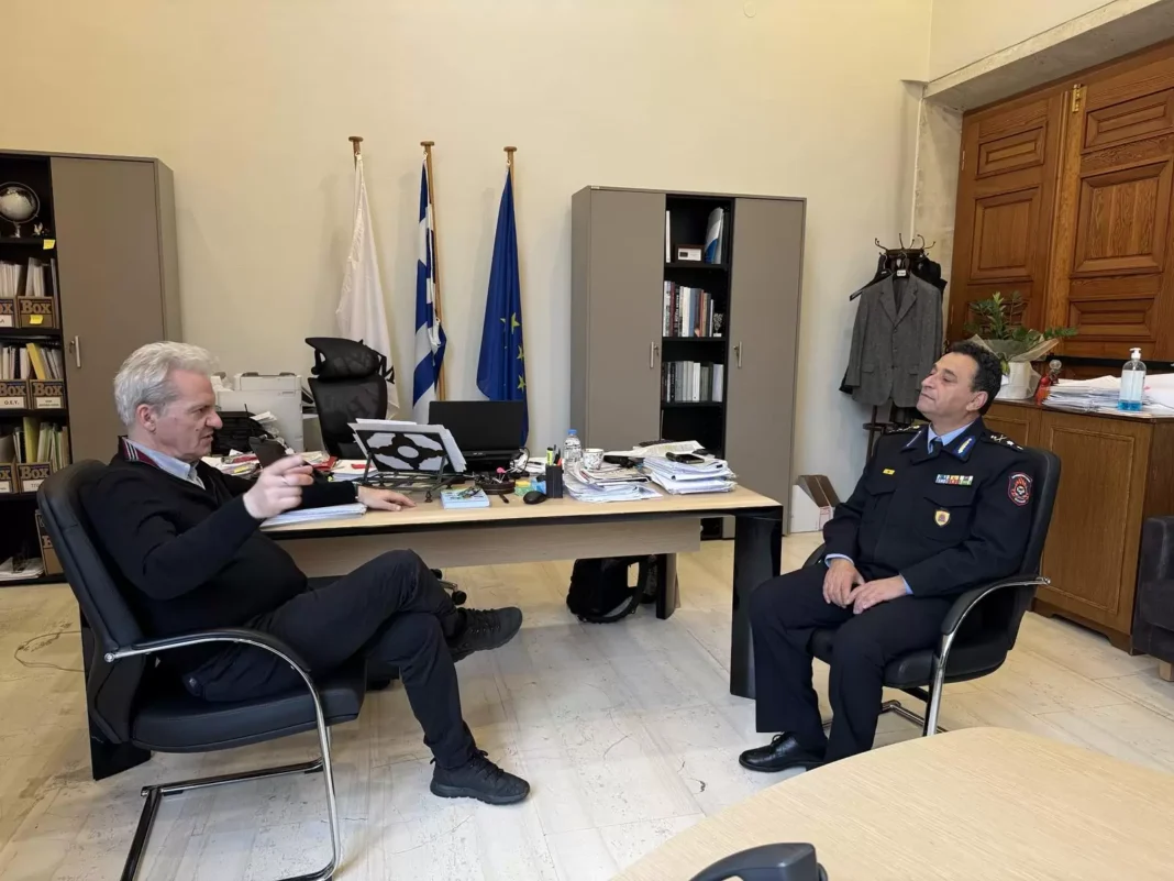 Συνάντηση Καλοκαιρινού με τον νέο Συντονιστή Πυροσβεστικών Επιχειρήσεων Βορείου, Νοτίου Αιγαίου και Κρήτης