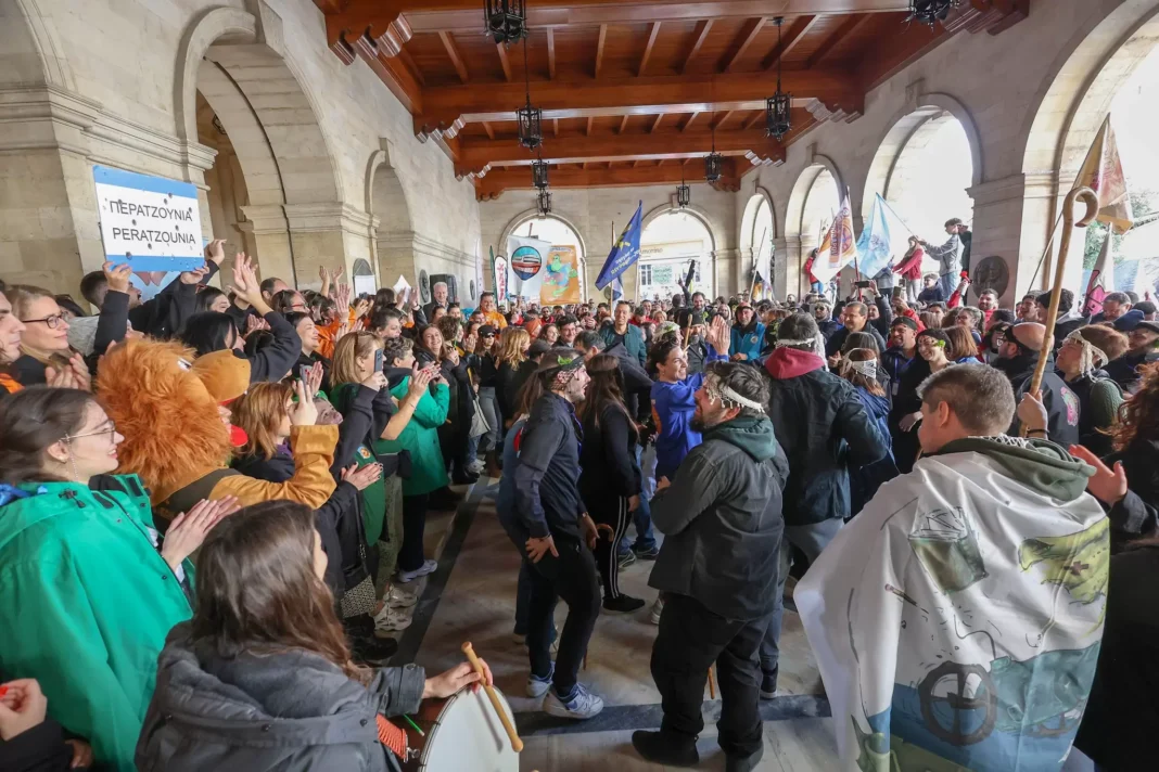 «Πλημμύρισε» το κέντρο του Ηρακλείου από κόσμο για το 22ο Κυνήγι του Κρυμμένου Θησαυρού