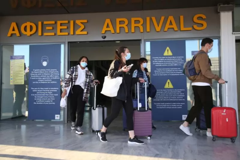 Περισσότεροι από 2,6 εκατ. ταξιδιώτες ήρθαν στην Ελλάδα το 2024, σε σχέση με το 2023