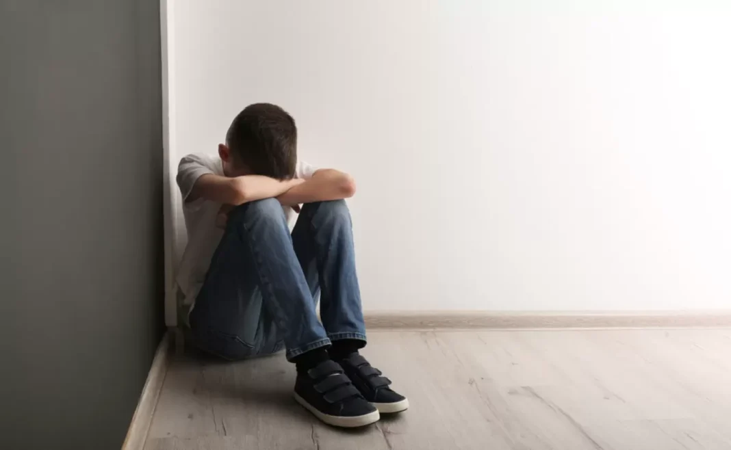 Θεσσαλονίκη: 43χρονη χτύπησε και απείλησε με μαχαίρι τον 13χρονο γιο της λόγω του σεξουαλικού του προσανατολισμού