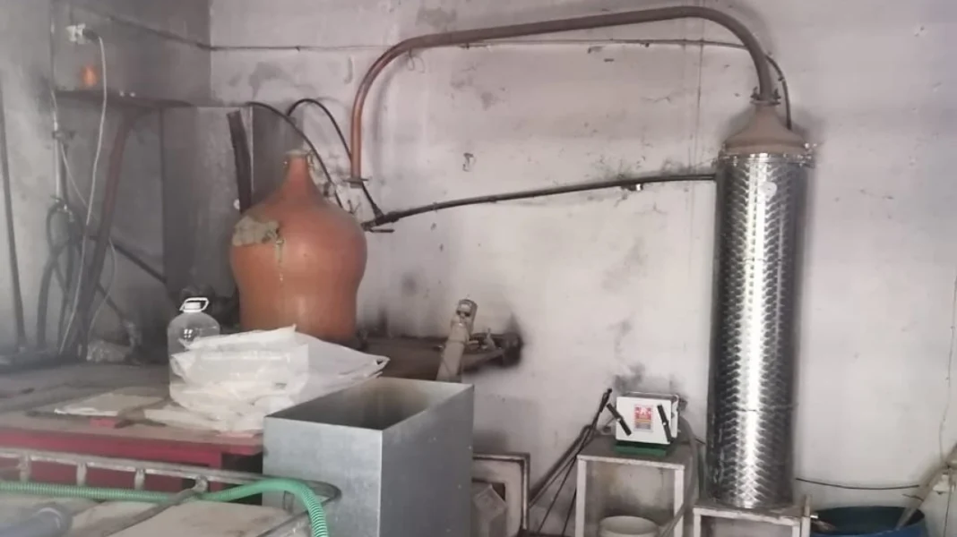 Τρεις συλλήψεις για παράνομο αποστακτήριο, αναζητείται ακόμη ένα άτομο…