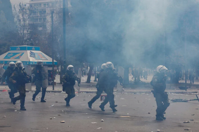 Πώς ξεκίνησαν τα επεισόδια στο κέντρο της Αθήνας – Τι λέει η αστυνομία