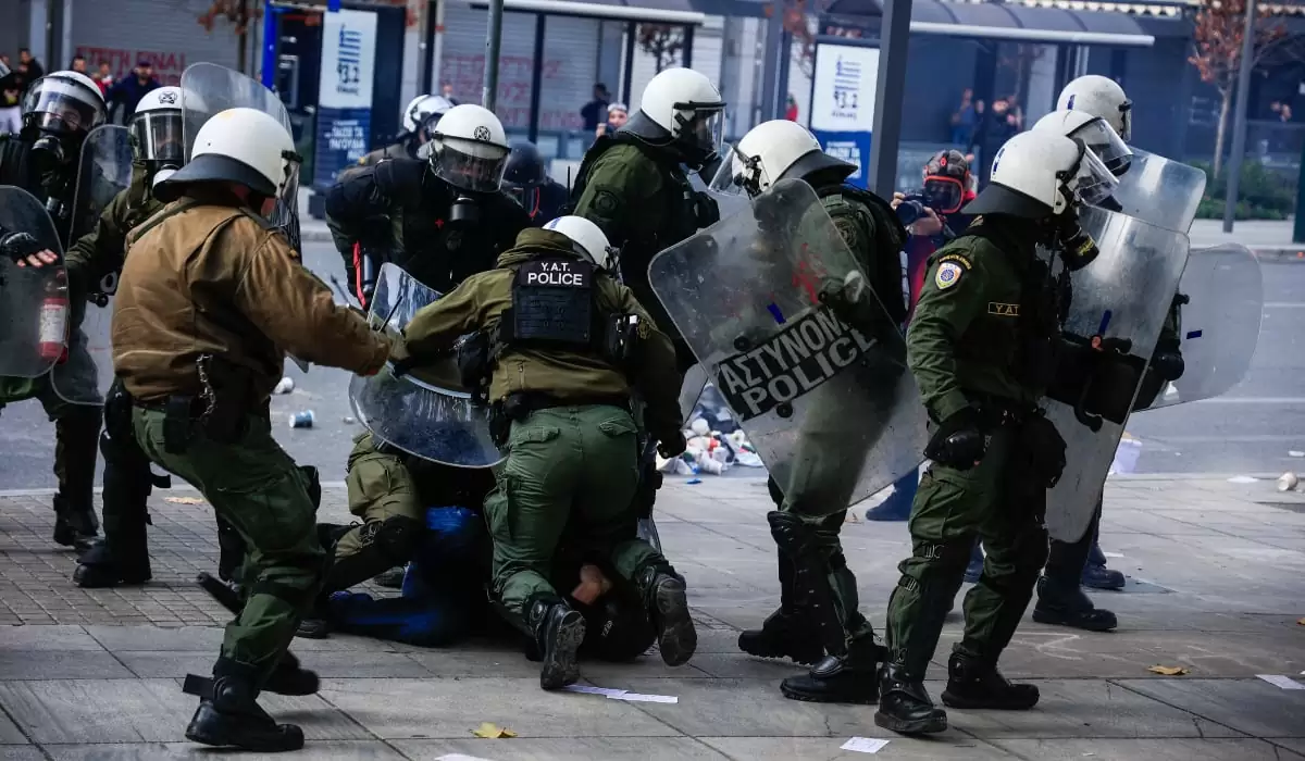 Πυρά της αντιπολίτευσης για την αστυνομική καταστολή στις διαδηλώσεις