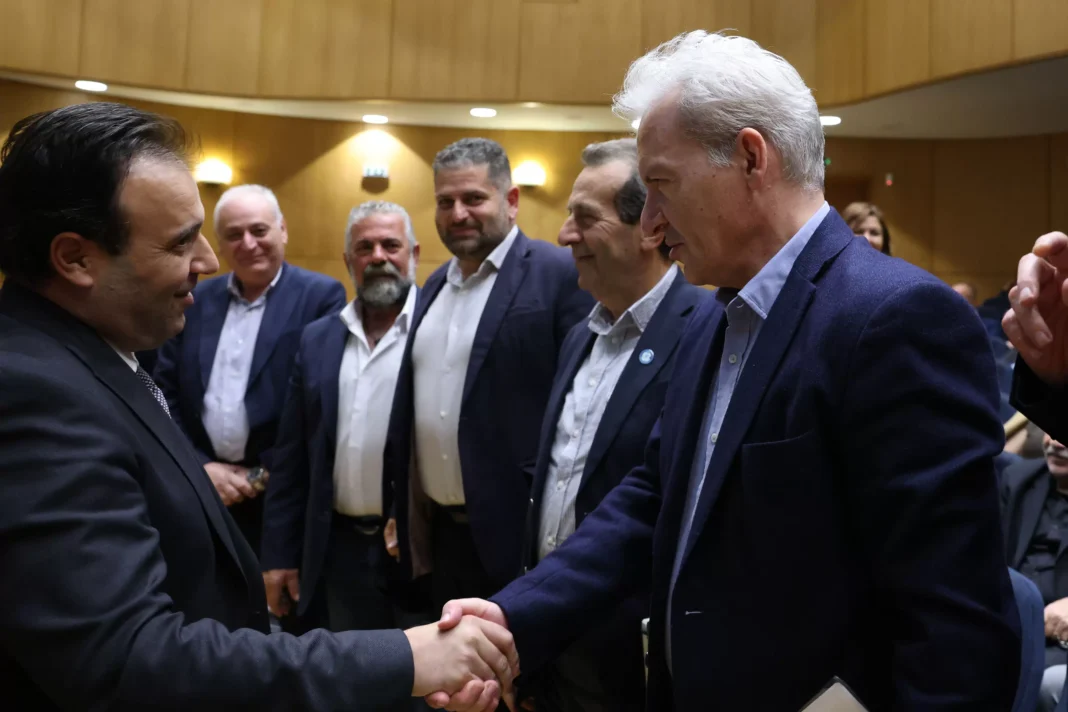 Ενημέρωση Καλοκαιρινού σε Παπαστεργίου για τα προβλήματα που δημιουργούν οι τομές εταιρειών τηλεφωνίας και την πρωτοποριακή Κανονιστική Πράξη του Δήμου,