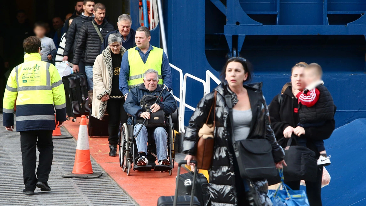 Σαντορίνη: Επιστρέφουν σιγά-σιγά οι κάτοικοι στο νησί και την καθημερινότητα