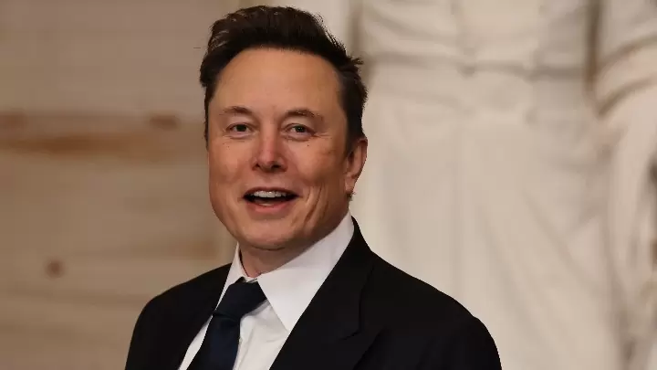 Ο Ίλον Μασκ δήλωσε ότι θα κλείσει την Αμερικανική Υπηρεσία Διεθνούς Ανάπτυξης