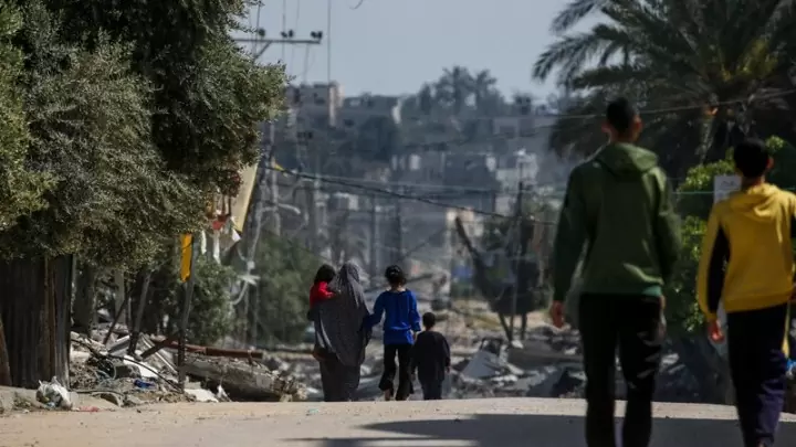 Η κυβέρνηση των ΗΠΑ προσπαθεί να μετριάσει τις δηλώσεις Τραμπ για τη Γάζα