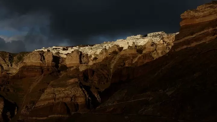 Ακόμη 5 σεισμικές δονήσεις μεγέθους 4 ως 5 Ρίχτερ στον θαλάσσιο χώρο νότια της Αμοργού τη νύχτα