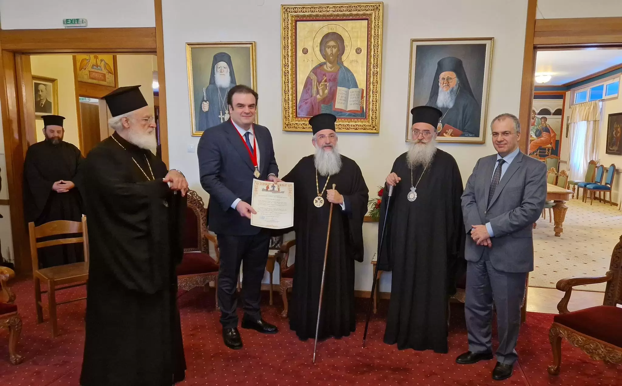 H εκκλησία της Κρήτης τίμησε με την ανώτατη διάκριση τον Κ. Πιερρακάκη