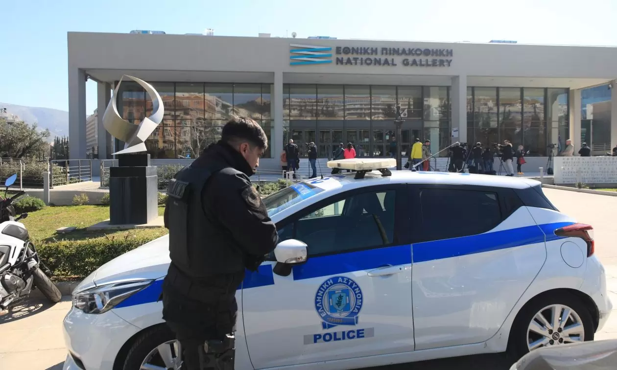 Η ανακοίνωση για τα έργα της έκθεσης «Η Σαγήνη του Αλλόκοτου» που έγιναν στόχος του Νίκου Παπαδόπουλου