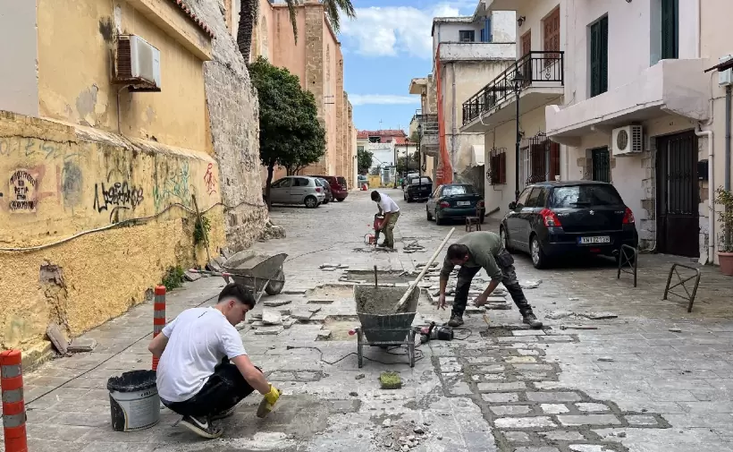 «Αέρας ανανέωσης» στο Ενετικό Λιμάνι Χανίων – Εντατικές εργασίες αποκατάστασης