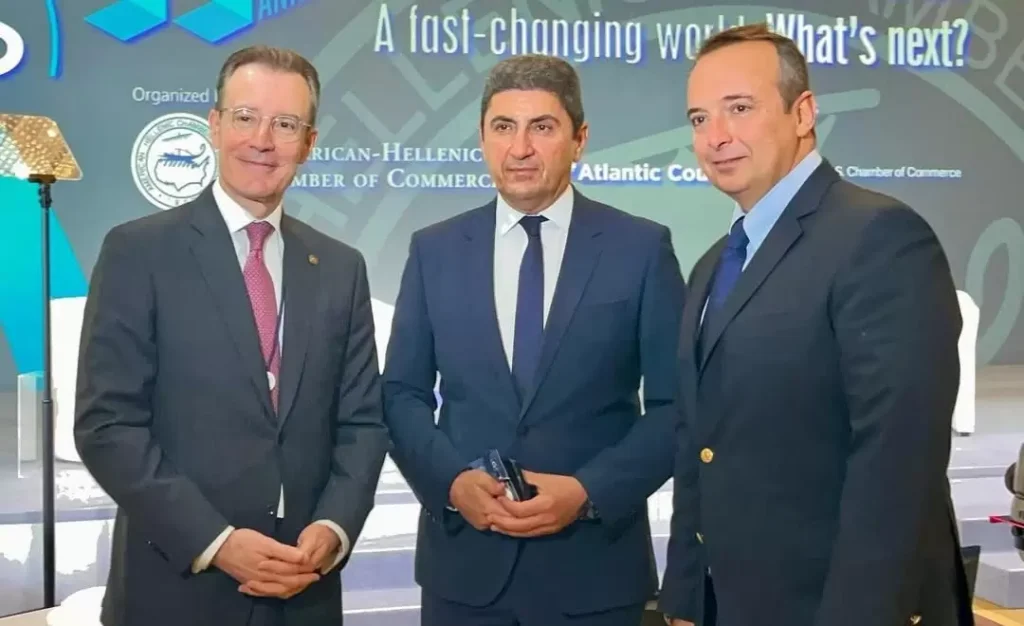 Ηράκλειο: Παρουσία επιχειρηματιών και πολιτικών, το αναπτυξιακό επενδυτικό συνέδριο του 2025
