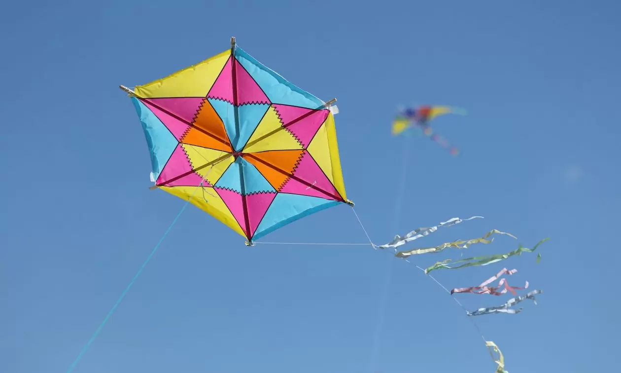 Καθαρά Δευτέρα: Τι συμβολίζει το πέταγμα του χαρταετού – Τα σαρακοστιανά έθιμα στην Ελλάδα