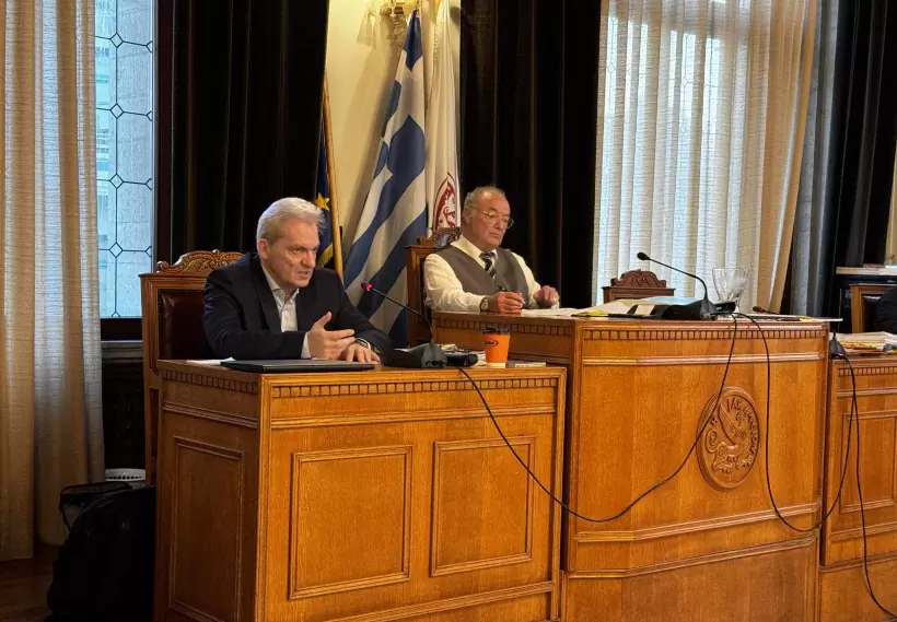 Ακυρώθηκε λόγω των νοτιάδων η πτήση του δημάρχου Ηρακλείου για την Αθήνα με φόντο την προσφυγή για τον ΒΟΑΚ