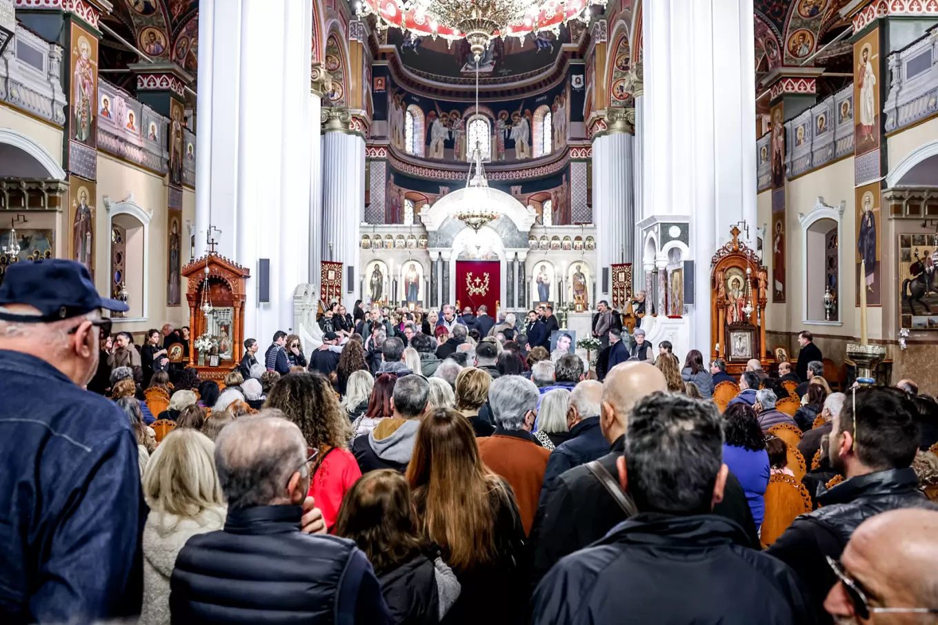 Αποχαιρέτησε το σπουδαίο Μ. Λιδάκη η Κρήτη