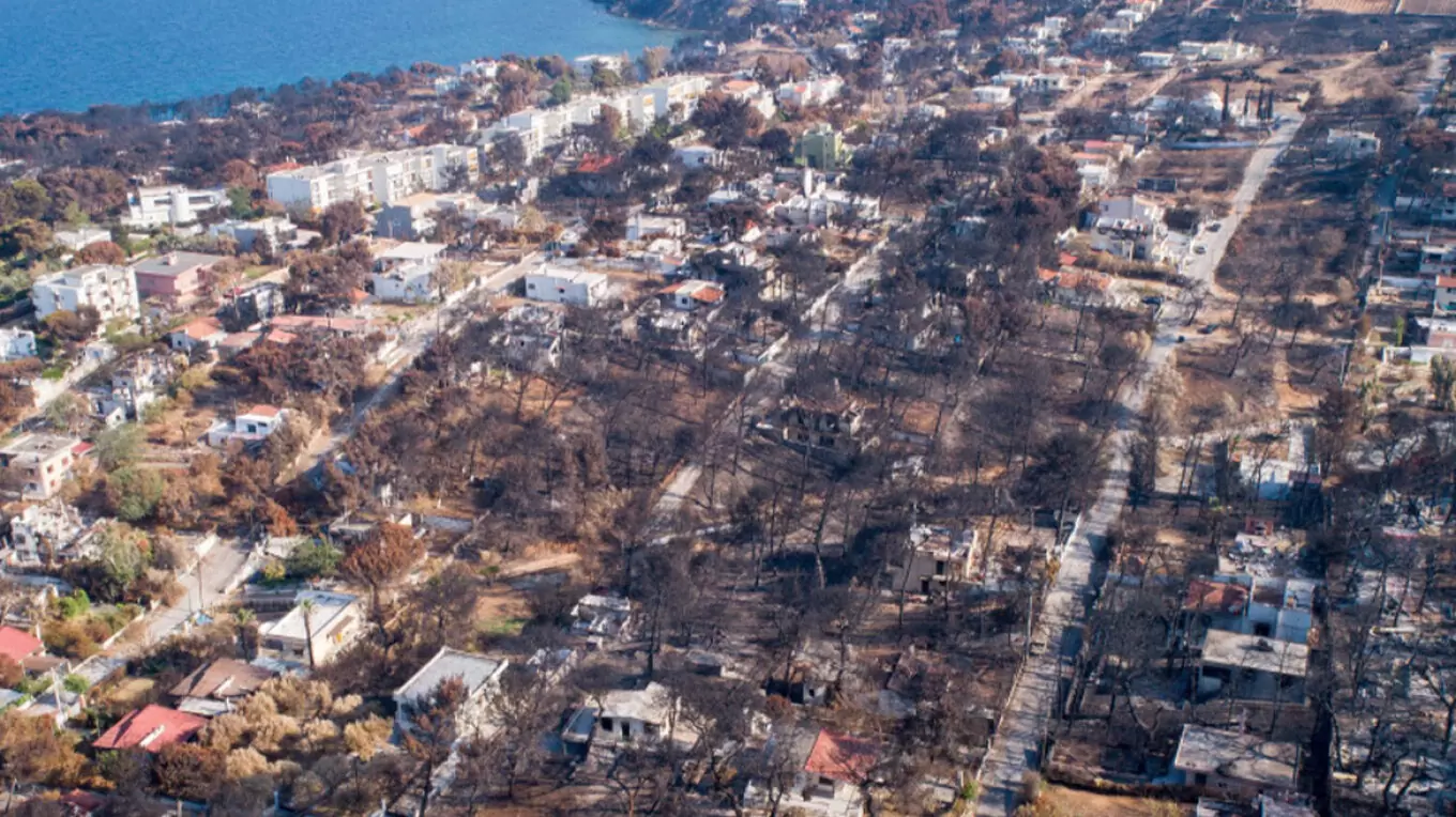 Υπεγράφη η ΚΥΑ έγκρισης του νέου ρυθμιστικού σχεδίου για το Μάτι – Καινούργιοι δρόμοι και παραλιακός περίπατος στην ακτή