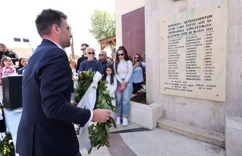 Με επιμνημόσυνη δέηση και καταθέσεις στεφάνων ξεκίνησαν οι εκδηλώσεις για την 25η Μαρτίου στο Δήμο Μαλεβιζίου