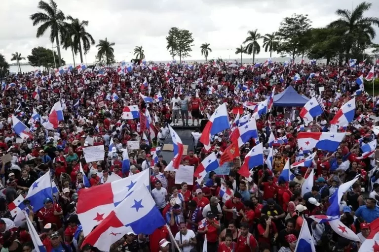 Ο Παναμάς θα υπερασπιστεί «σθεναρά» την «εθνική κυριαρχία» του έναντι των ΗΠΑ