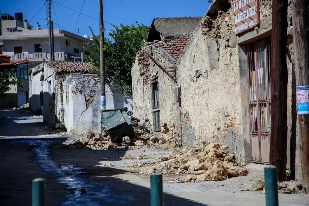 Ταλαιπωρία χωρίς τέλος για τις αιτήσεις σε σεισμόπληκτους – Αλλάζουν από το Υπουργείο τελευταία στιγμή τις μορφές των αιτήσεων