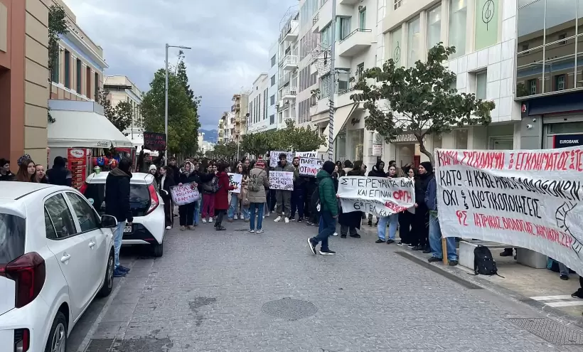 Ηράκλειο: Συγκέντρωση φοιτητών και μαθητών – Ζητούν δικαιοσύνη για τα Τέμπη