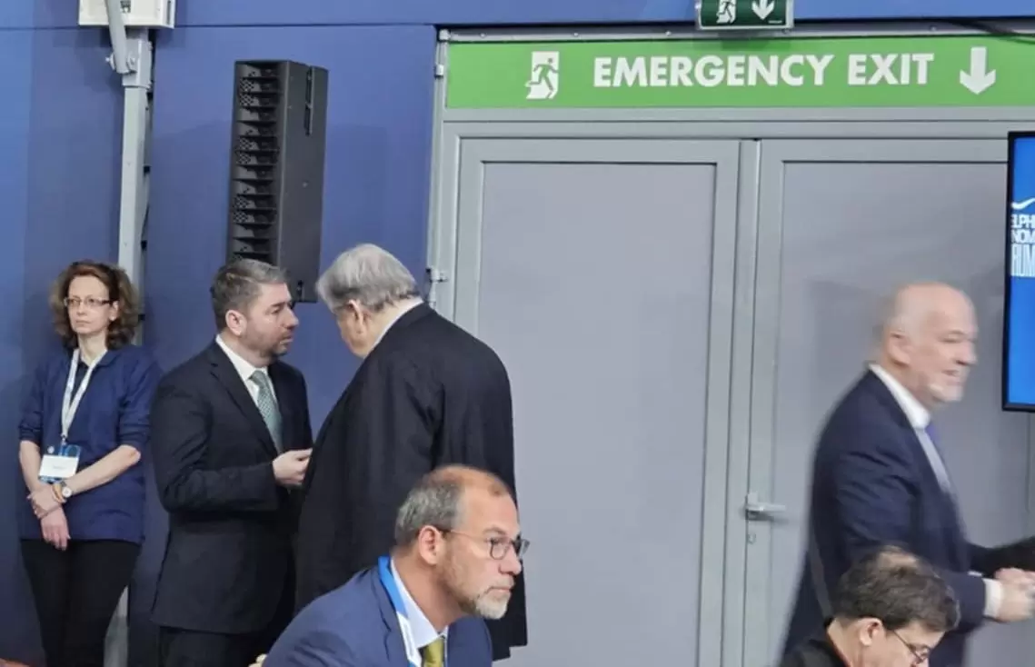 «Πηγαδάκι» στους Δελφούς ανάμεσα στον πρόεδρο, τον πρώην και τον νυν…