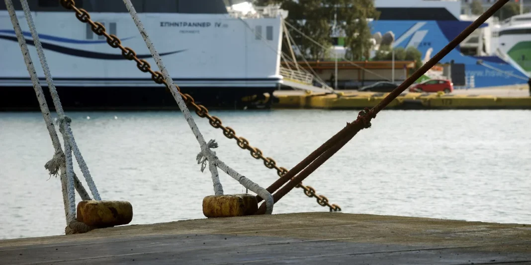 Έπεσε με το αυτοκίνητο του στο λιμάνι του Ηρακλείου κι έχασε τη ζωή του
