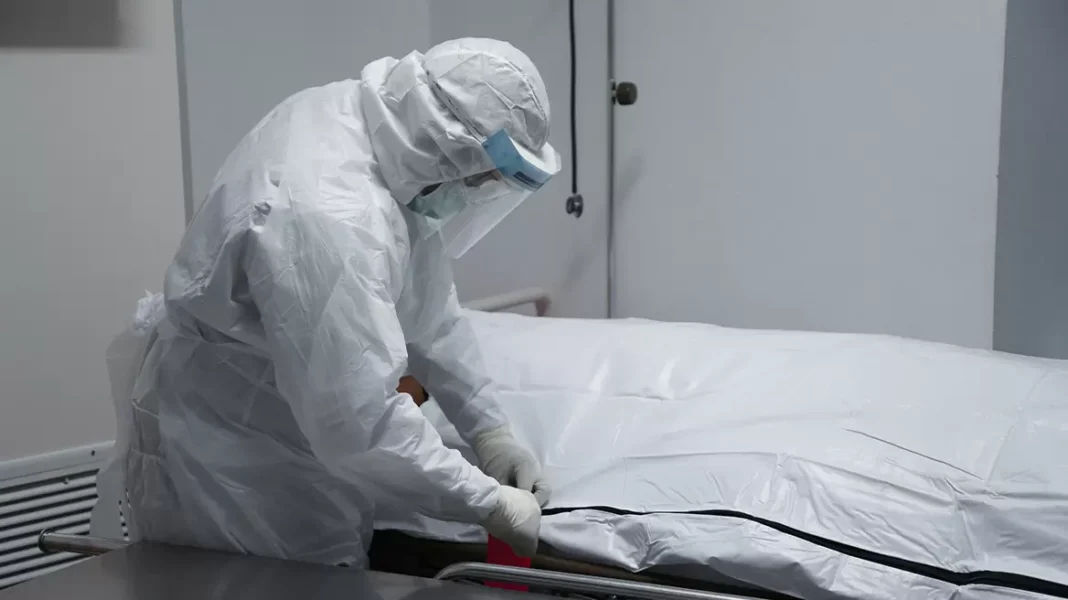 Θεσσαλονίκη: Έξι συλλήψεις για χρηματισμούς στην Ιατροδικαστική Υπηρεσία – Είχαν στήσει «φάμπρικα» ταρίχευσης σορών