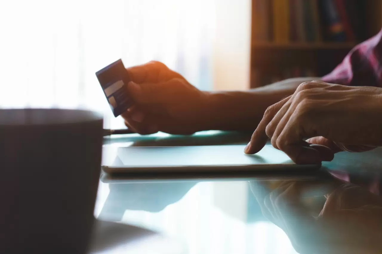 Πάσχα 2025: Πώς επηρεάζονται οι τραπεζικές συναλλαγές από τις αργίες