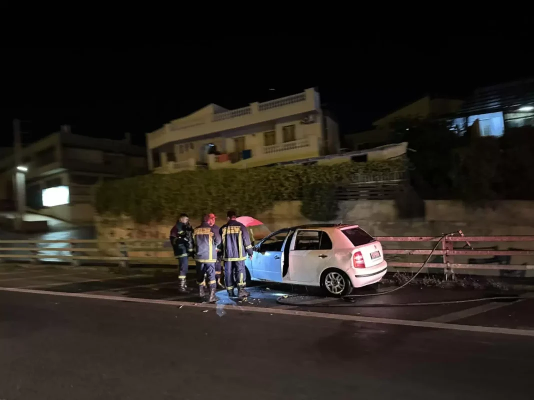 Φωτιά σε αυτοκίνητο στο ΒΟΑΚ (Photos)