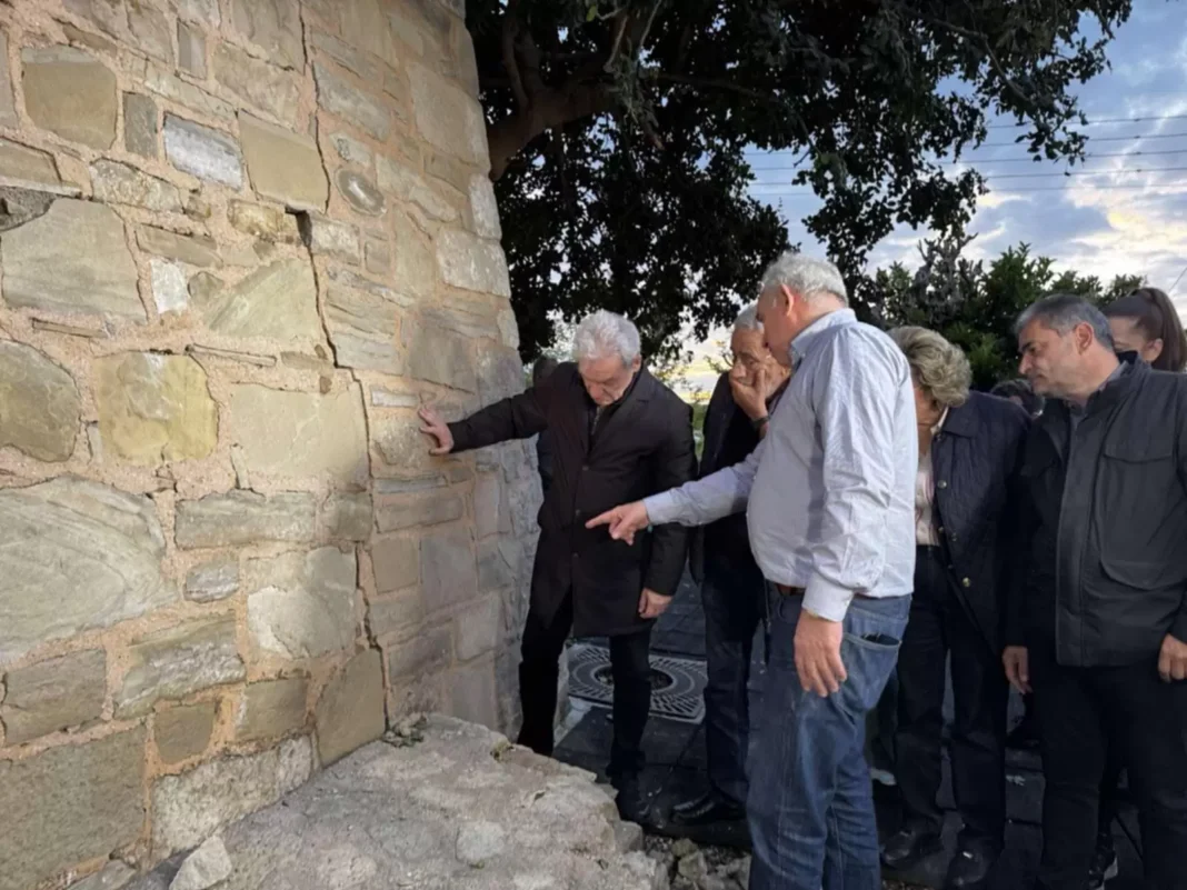 Ρηγματώσεις στις Βούτες Ηρακλείου: Ζημιές σε 20 σπίτια, 7 τα ακατάλληλα – Ευθ. Λέκκας: «Τεκτονική διάρρηξη η πιθανή αιτία»