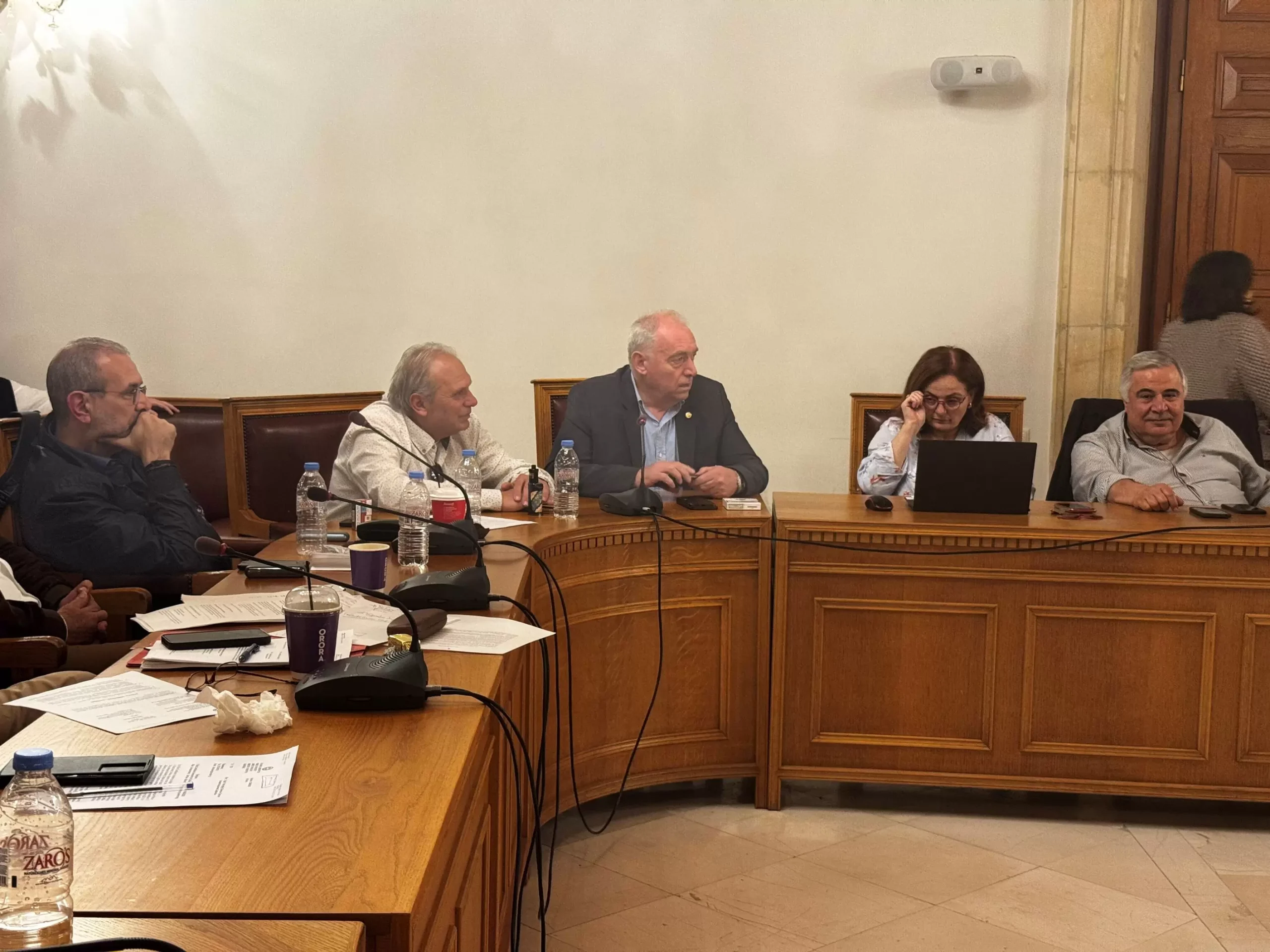 Eνημέρωση του Δημοτικού Συμβουλίου  για το φαινόμενο ρηγματώσεων στις Βούτες