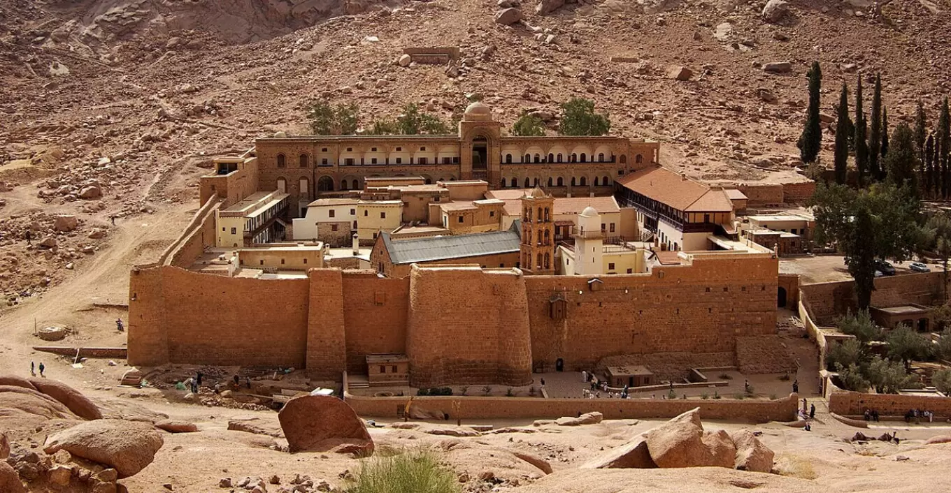 Μονή Αγίας Αικατερίνης Σινά: «Λουκέτο» βάζει η Αίγυπτος, δημεύει την περιουσία της – Η απάντηση του ΥΠ.ΕΞ.