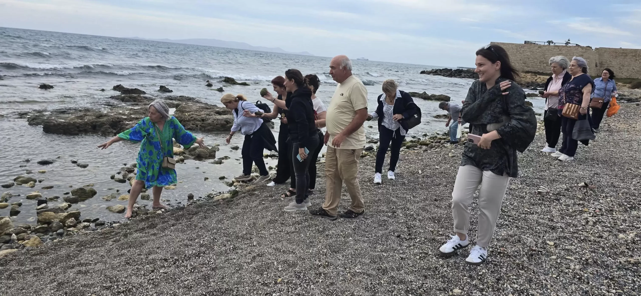 Αναβίωσε με επιτυχία το έθιμο της Μαλλιαρής Πέτρας στον Καράβολα