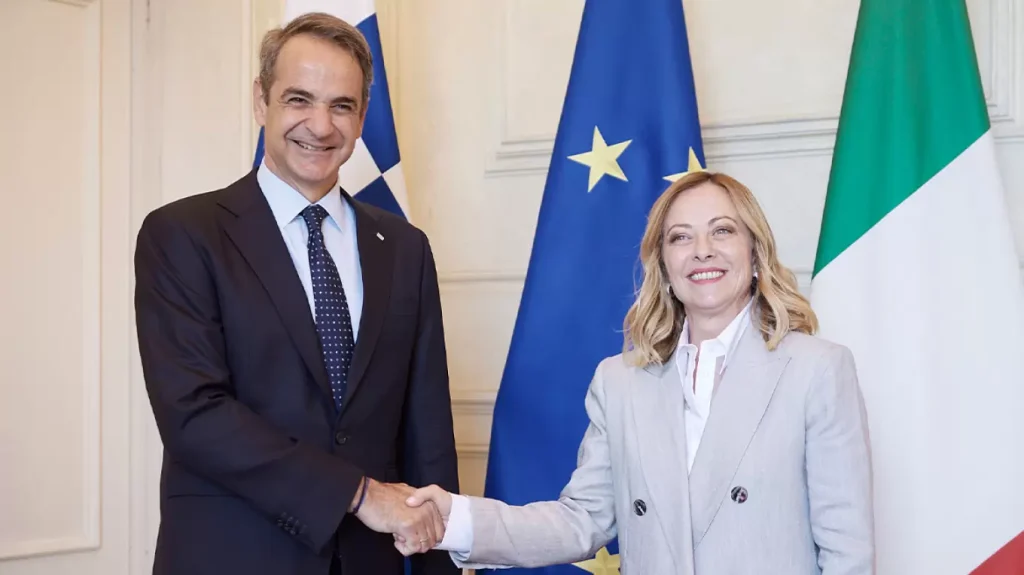 Συμφωνία για επενδύσεις 360 εκατ. ευρώ από την Ιταλία σε νέα τρένα και αμαξοστάσια στην Ελλάδα