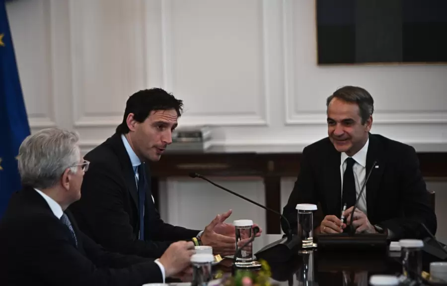 Η πράσινη ενέργεια και η καθαρή ανάπτυξη, στο επίκεντρο συνάντησης του Κυρ. Μητσοτάκη με τον ευρωπαίο επίτροπο, Γ. Χέκστρα