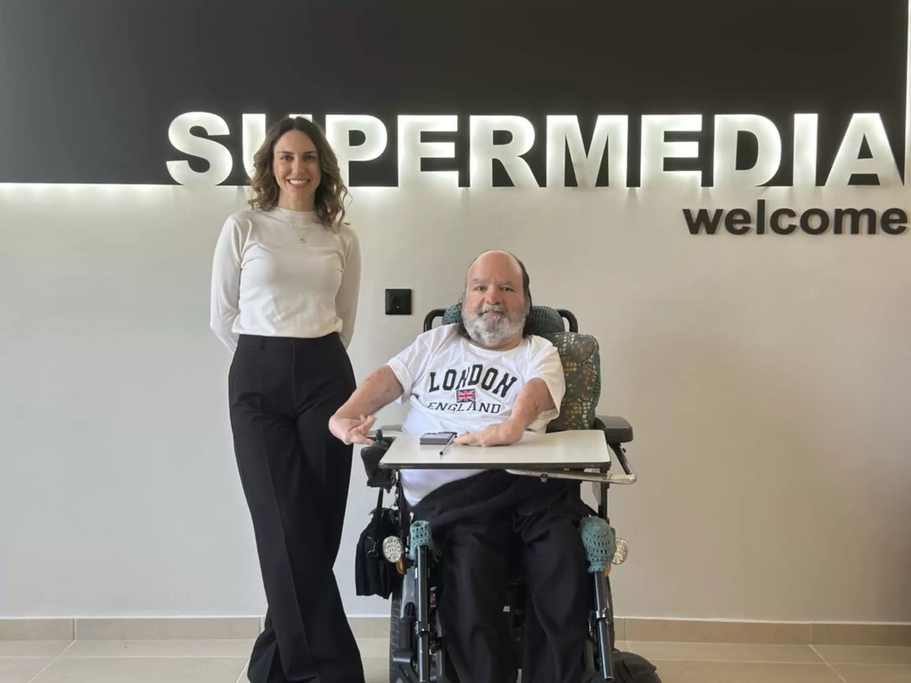 Το Θέμα Είσαι Εσύ: «Η εικόνα μου είναι τα λόγια μου»: Μια συζήτηση για την ορατότητα, τον αυτοπροσδιορισμό και την αλλαγή.